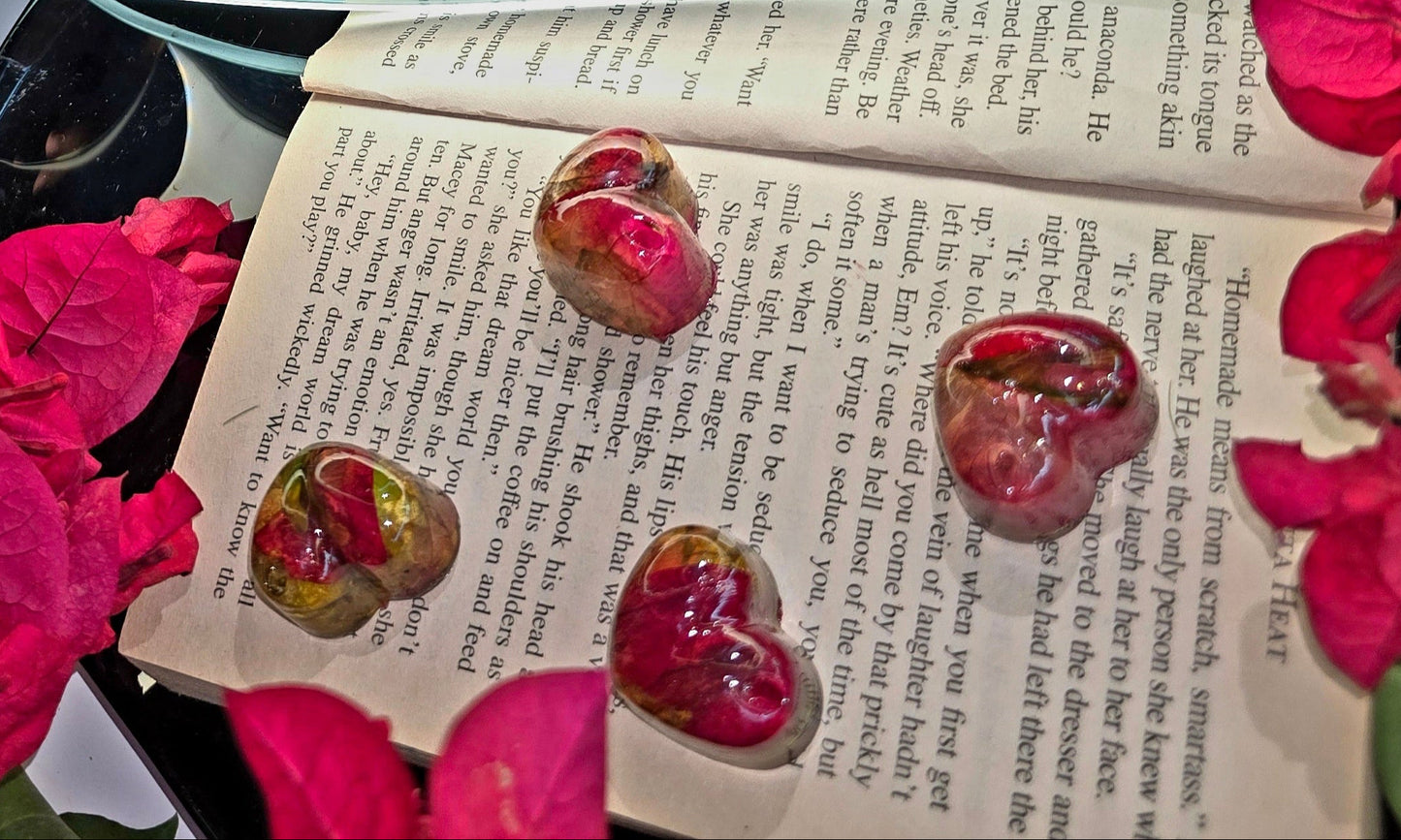 Ruby Heart Accents – 3-Piece Resin Set
