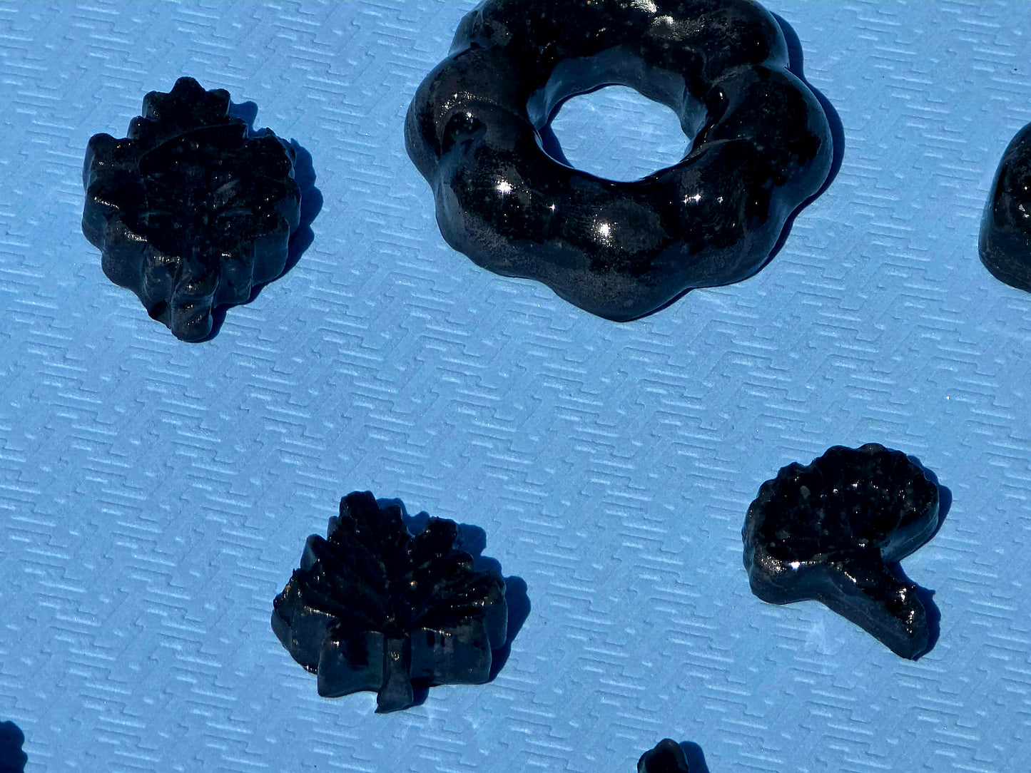 Hand-Sculpted Mixed Clay Motifs – Resin-Coated Charm Set (6 Pieces)